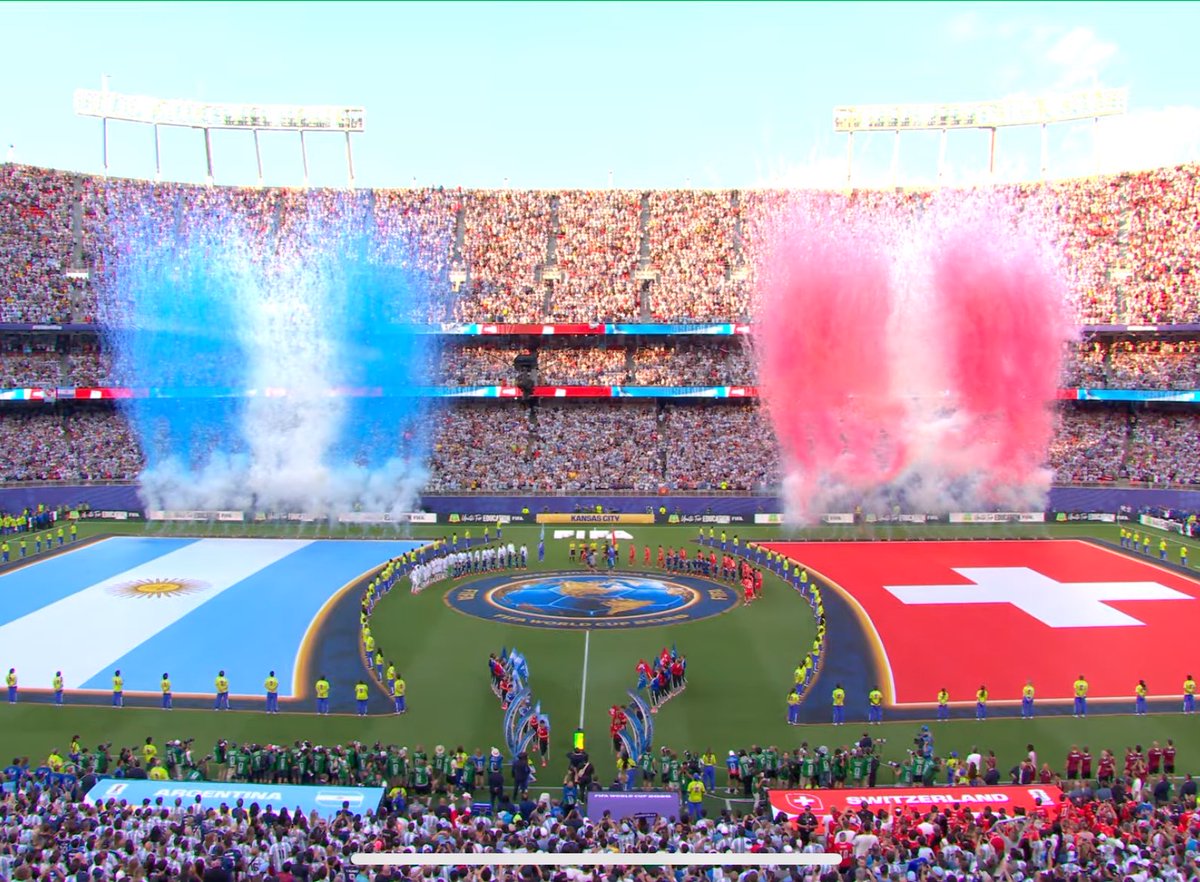 koocosmic_'s tweet photo. já vi algo parecido antes #ARGxSUI https://t.co/5RDkjgmiqY