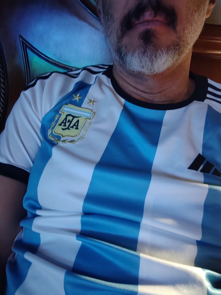 TheMedicci's tweet photo. Vamos Argentina!!!!!!!

#Messi #ArgentinaVsSuiza https://t.co/akSxtkxHTV