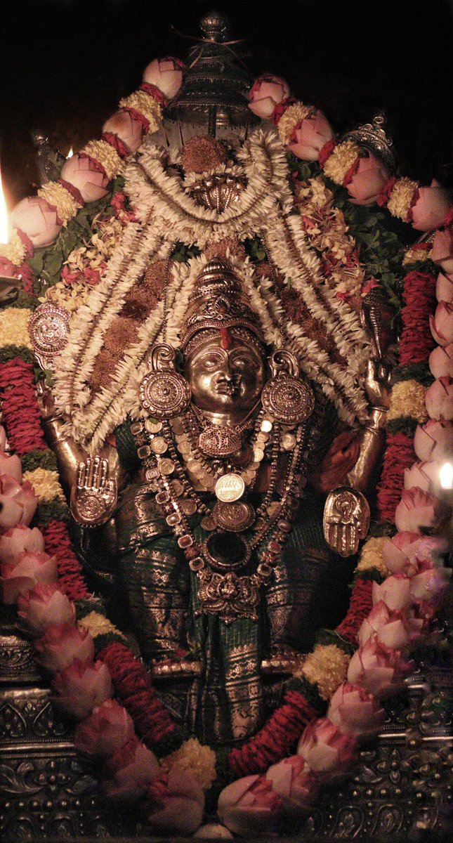 KateeluOfficial's tweet photo. ಕಟೀಲು ಶ್ರೀ ದುರ್ಗಾಪರಮೇಶ್ವರಿ ಅಮ್ಮನವರು ಇಂದು ಮುಂಜಾನೆಯ (ದಿನಾಂಕ 12 ಜುಲೈ 2026, ಭಾನುವಾರ) ವಿಶೇಷ ಪುಷ್ಪಾಲಂಕಾರದಲ್ಲಿ ಮಲ್ಲಿಗೆ ಪ್ರಿಯೆ ಶ್ರೀ ದೇವಿ ಭ್ರಾಮರೀ 🙏🙏🙏

Kateel Shree Durgaparameshwari amma in today's special alankara. 

#Kateel #Durgaparameshwari #KateelOfficial https://t.co/ZVdDb38miF