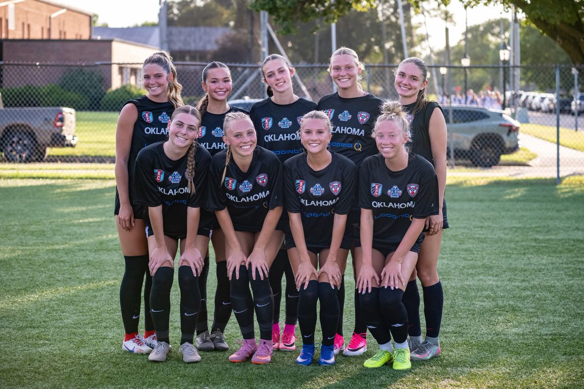 EllieMBarnett's tweet photo. So much fun playing for Oklahoma last night!!! Highlights coming soon. Thank you @KSvsOK_AllStar for this awesome opportunity 🇺🇸

@SoccerWSA @WSAU17ECNLGIRLS @jenksgirlsoccer @OSSAAOnline @TWSportsExtra @okhsscores @okprepsextra @SocAddicts @ImYouthSoccer @ImCollegeSoccer @IHateSoccerPod