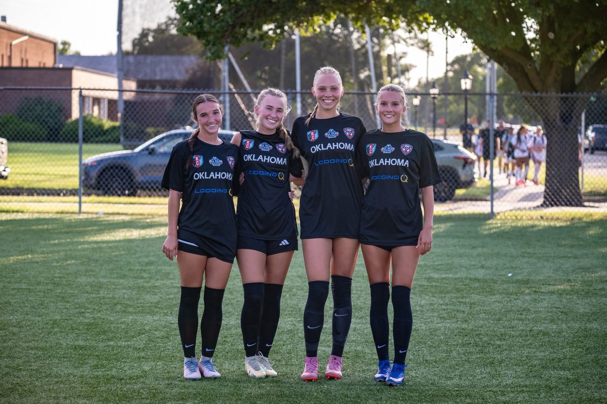 EllieMBarnett's tweet photo. So much fun playing for Oklahoma last night!!! Highlights coming soon. Thank you @KSvsOK_AllStar for this awesome opportunity 🇺🇸

@SoccerWSA @WSAU17ECNLGIRLS @jenksgirlsoccer @OSSAAOnline @TWSportsExtra @okhsscores @okprepsextra @SocAddicts @ImYouthSoccer @ImCollegeSoccer @IHateSoccerPod