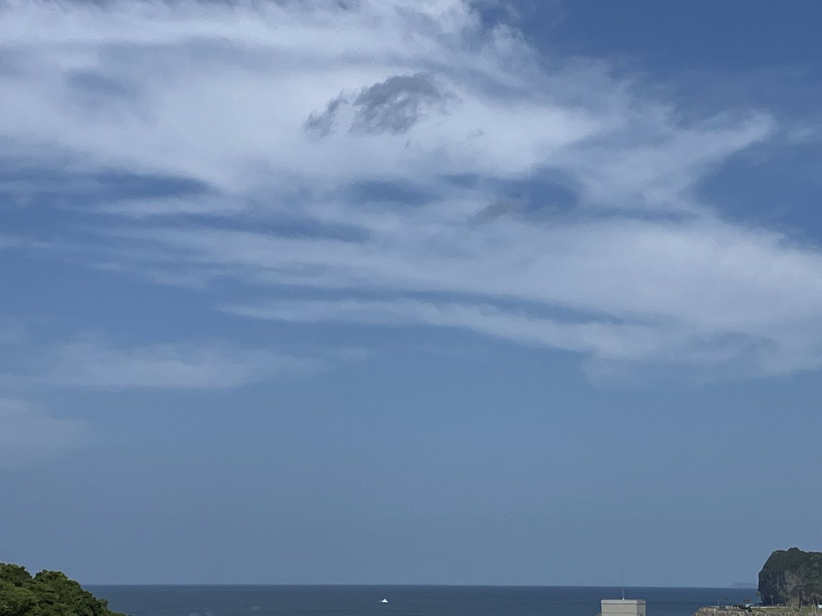 ippaiatter's tweet photo. 20260712 今日の窓外。
昨日とちっとも変わらない。 https://t.co/4l4NtHpPoE