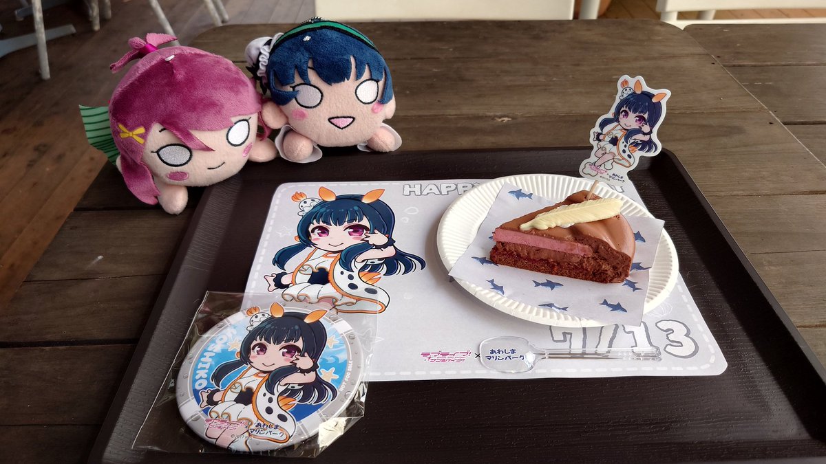 バースデーセット…って誰かいるな🤔 😈「クックックッ…これがバース…っ