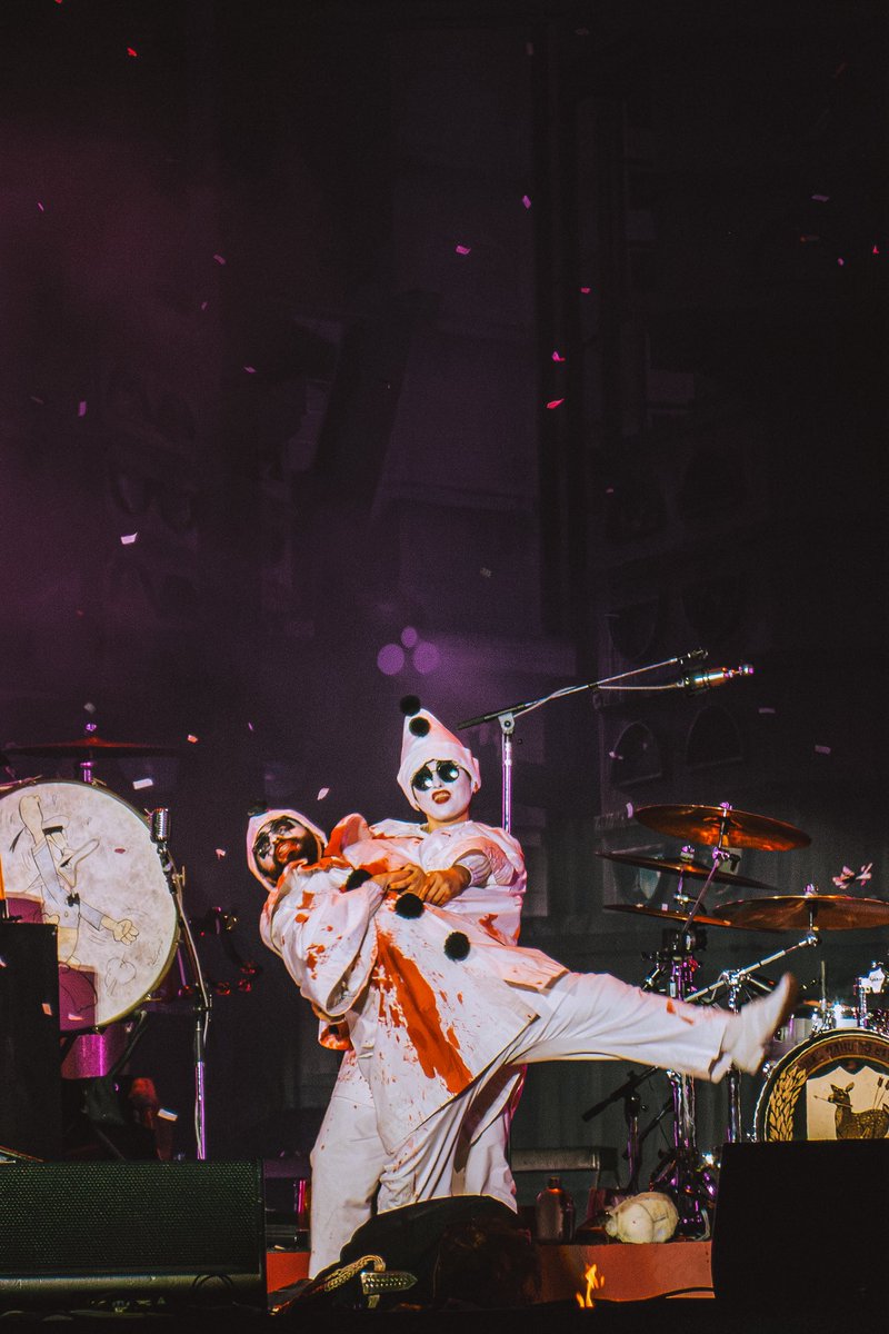 Amarghh's tweet photo. What a way to finish The Black Parade at Wembley tonight 

#mcr https://t.co/pdpjycZNFS