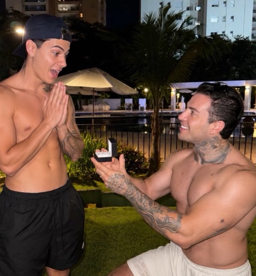 PopTrendsx's tweet photo. 🚨 Rafa Marttinz é o irmão mais novo CHOCAM ao revelar que estão namorando. https://t.co/IFQYrw1xHX