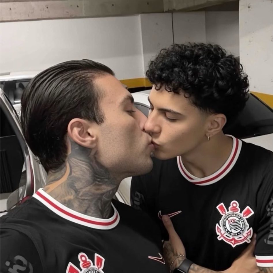 PopTrendsx's tweet photo. 🚨 Rafa Marttinz é o irmão mais novo CHOCAM ao revelar que estão namorando. https://t.co/IFQYrw1xHX