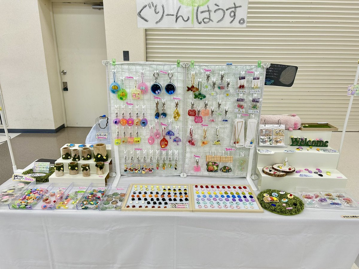 greenhouse_0v0's tweet photo. 東レプ2日目開場しました～🥳
お品切れになったものや残り少ないものもありますがまだまだたくさんのだんごむしたちとお待ちしております🌱 https://t.co/jnBHTpu3cA