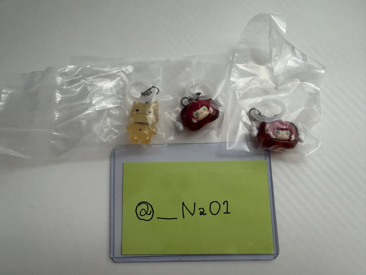 ____NaO1's tweet photo. 【交換】赤見かるび めじるしアクセサリー

譲：
マルくん 赤見かるびC

求：
デブかるび

郵送でのお取引のみ
1点からでもお気軽にお声がけください https://t.co/8cOngPklD6