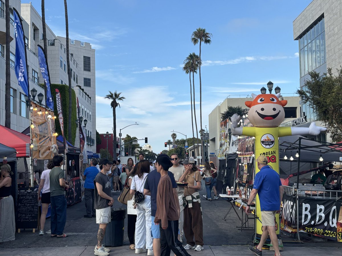 Cassy_Horton's tweet photo. Third Street Promenade entertainment zone in Santa Monica seems like a success. I haven’t seen it this active since before COVID. Lots of retail vacancy to fill, but w some intentional programming people are out. DTLA needs this, let’s make it happen @cd14losangeles @MayorOfLA! https://t.co/jw6Pb4mvDY