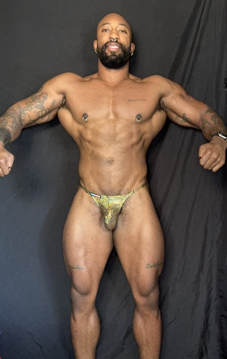 Q2Deviant's tweet photo. Morning check ins with my coach. Growing!!! Can’t wait to get back on stage! @musclepotential https://t.co/JIgRhXgAkL