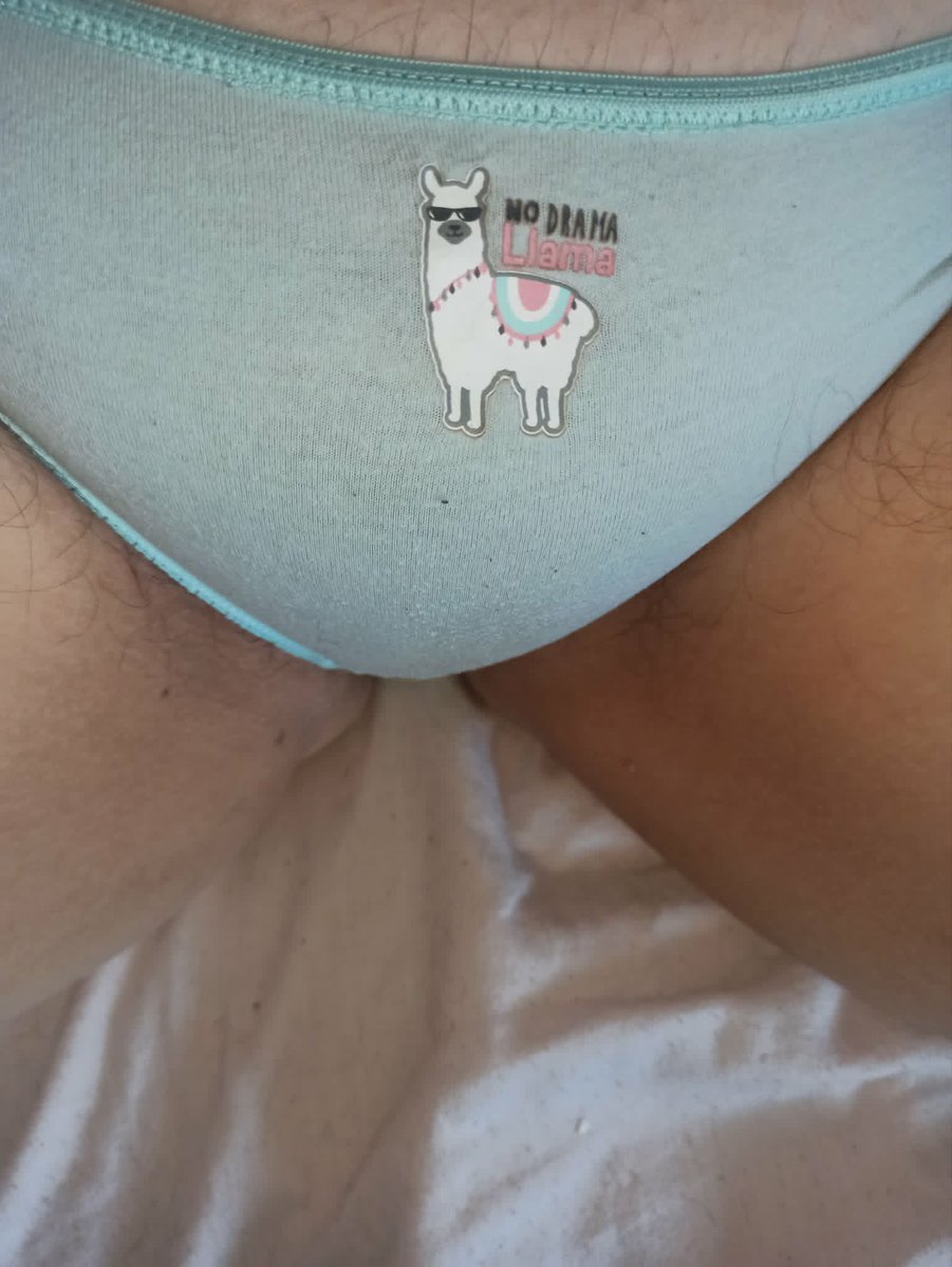 divineodeuuur's tweet photo. Petite culotte trop mignonne, déjà bien parfumée et musquée. Portée 3 jours sans douche. Parfaite pour les bons renifleurs.
Elle est à vendre, envoi rapide.
DM moi.
#dirtypanties #panties #payme #hairypussy #cutepanties #culottesale #culotteodorante https://t.co/cYyh6c32XB