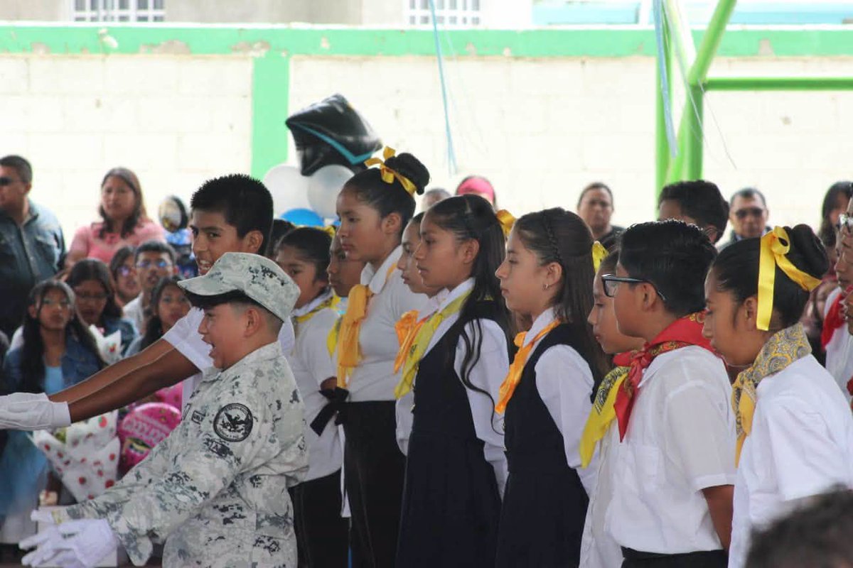 AntorchaNoro's tweet photo. #FelizSabado 
Hoy se realizó la clausura del ciclo escolar en la Escuela Primaria Citlalmina, ubicada en Cuautitlán Izcalli.
https://t.co/K4jbIboe3H
#AntorchaEsEducacion #CuatitlanIzcalli https://t.co/bv0wMzrZSq