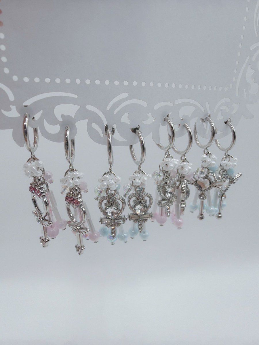 riluet_official's tweet photo. 〜NEW ITEM〜

⭐︎マジカルフープピアス＆イヤリング

魔法ステッキの可愛さにフープのかっこよさを掛け合わせたカジュアルにも身につけられるアイテム！
甘コーデのアクセントに！！ https://t.co/FOSnRU8tOZ