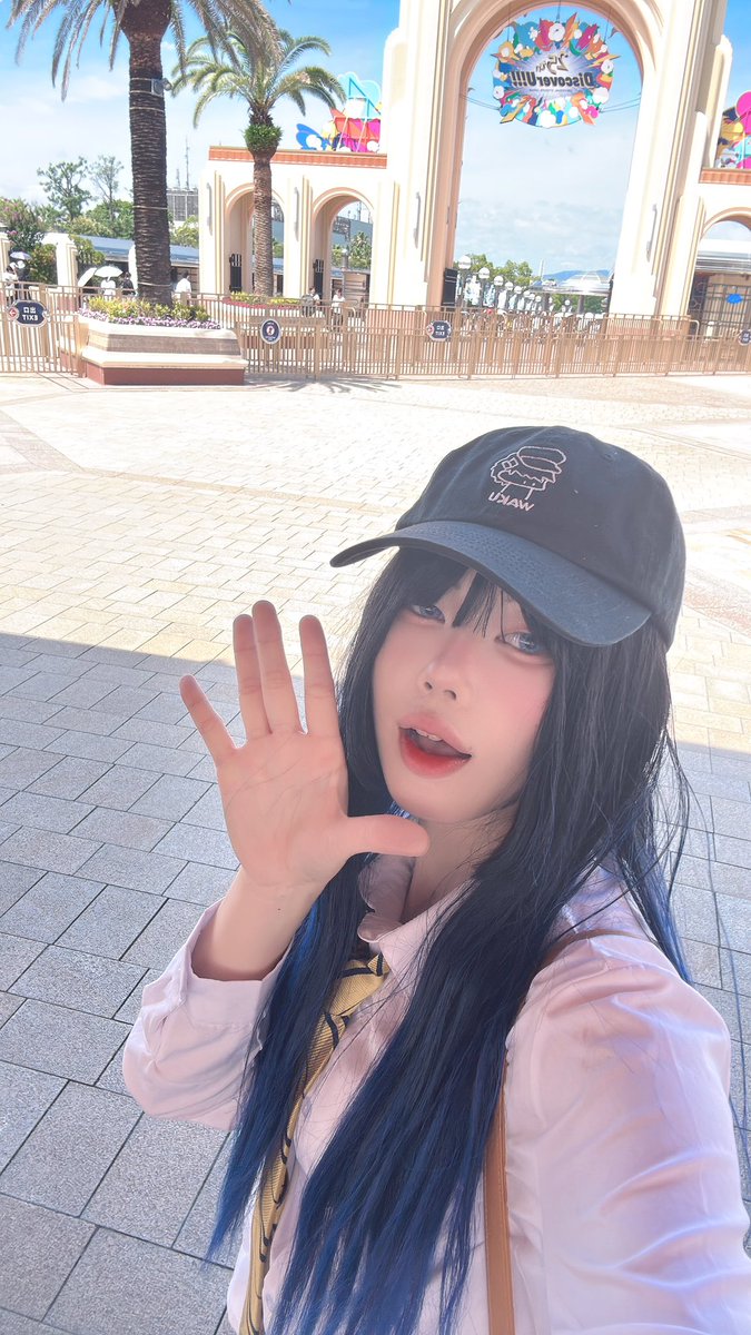 Akane_ritu's tweet photo. 今日はロングウィッグでいるよー
結構暑いかも？！熱中症ならないように気おつけます(￣^￣ゞ
ハッフルパフ生徒でインパです！ https://t.co/duCIPmqU1Y