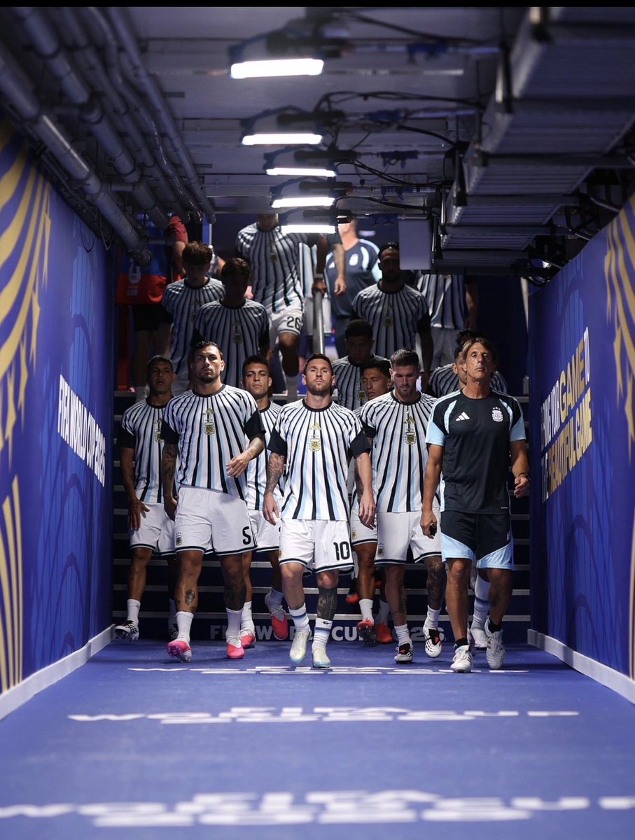 slickvipe's tweet photo. this squad is definitely something else. 
argentina can’t be REAL https://t.co/jrehN2CKHm