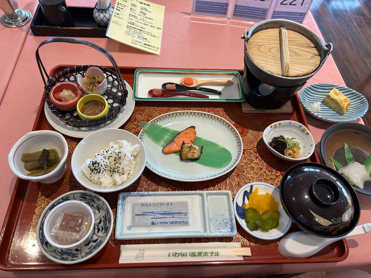 jun__1959's tweet photo. 7/7-10、北海道(岩内、札幌)へみゆきさん聖地巡礼に行ってきました。

岩内の宿、いわない高原ホテルは朝食、夕食とも海鮮などがとても新鮮で美味しく、自家製クラフトビールも愉しめました。 https://t.co/j6NiNMigUL