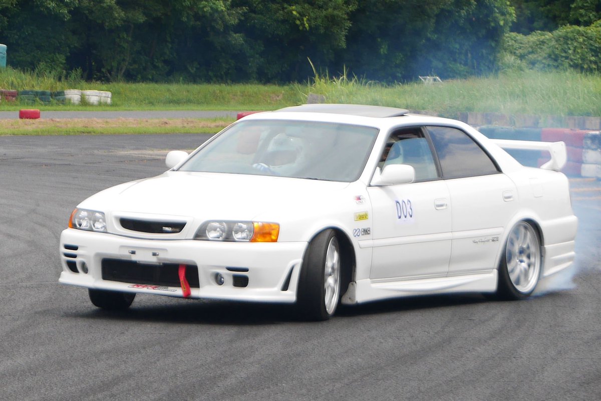 ryu_zxi's tweet photo. 昨日はエンジョイ痛車フェスティバルに参加して来ました🚗³₃
コースアウト2回、2脱3回、1脱無数w
コースアウトはインカット側でダメージ無し🙆‍♂️
ファイベックのゲラン055Aは約20分を4本走って半分減ったくらいかな。
結構グリップするし白煙も出る、気に入りました。
フロントのネオバがもうダメ🙅‍♀️ https://t.co/3ki7Jq7Dje
