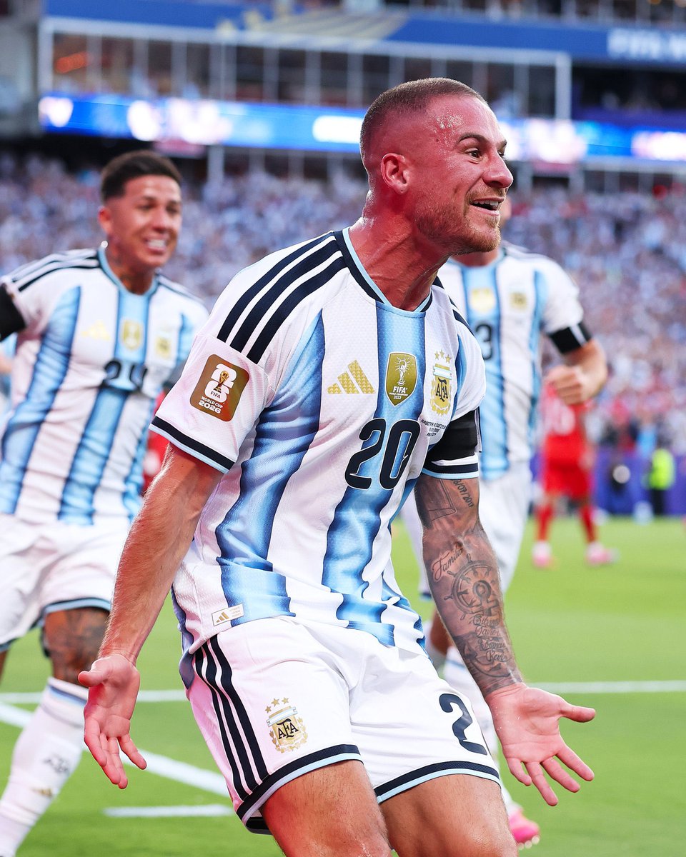 MrBarry09's tweet photo. Alexis Mac Allister scores off a Leo Messi corner.
Argentina are up and running🇦🇷 https://t.co/rIyCHKFb3R