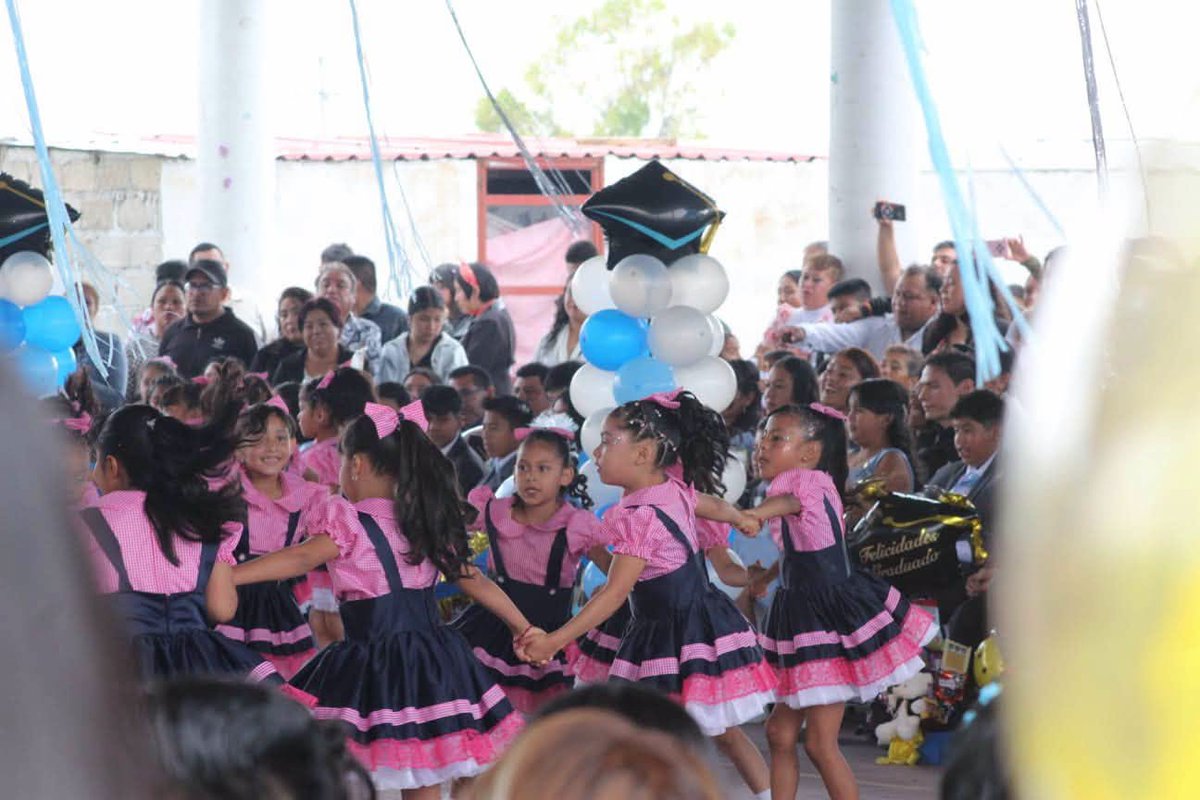 AntorchaNoro's tweet photo. #FelizSabado 
Hoy se realizó la clausura del ciclo escolar en la Escuela Primaria Citlalmina, ubicada en Cuautitlán Izcalli.
https://t.co/K4jbIboe3H
#AntorchaEsEducacion #CuatitlanIzcalli https://t.co/bv0wMzrZSq