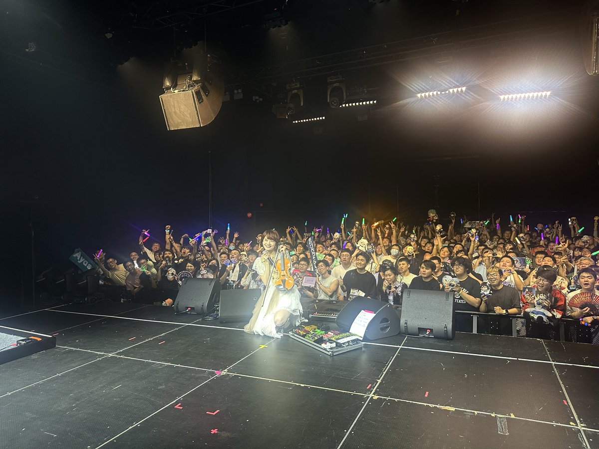 AyAsA_violin's tweet photo. 昨日は…✨
Ayasa 10th Anniversary Special Event in HONGKONG
無事に終了しました🎻💎
1年ぶりの香港ライブ最高すぎたよ✨🥹
皆様の歓声や歌声にめちゃくちゃ感動したしパワーもらいながら弾いておりました❤️‍🔥
また必ず会いましょう🫶
隔咗一年嘅香港live，真係正到爆啊‼︎
你哋嘅歡呼聲同歌聲，真係超感動，我一路彈一路感受到大家俾我嘅力量♡
連埋after show，成晚都咁開心🥰
我一定會再嚟見大家㗎‼︎