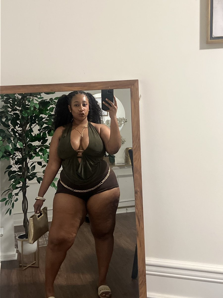 spoiltnicole's tweet photo. All to myself 🤎 https://t.co/pL0V5x1T3o