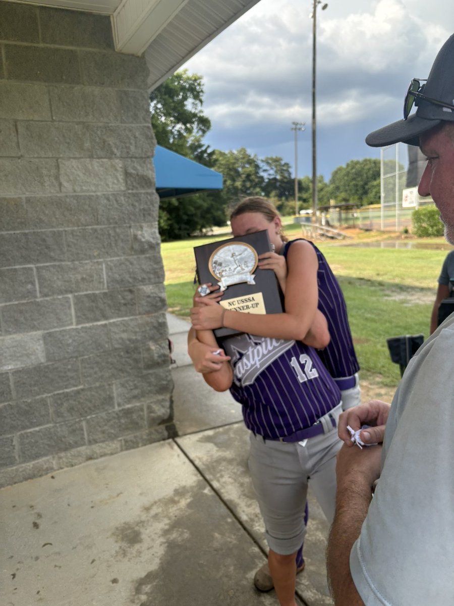 CheyenneS_27's tweet photo. Sac bunt, outfield plays between two games. Sadly, the rest of the day was rained out, but memories were made and joy was found. Thank you NC Fastpitch for having me!��� #Uncommitted @MUMonarchsSB @_Coach_Alex_ @_Coach_Cara @PfeifferSball @paindawg45 @CatawbaSoftball https://t.co/46W36ntvkr