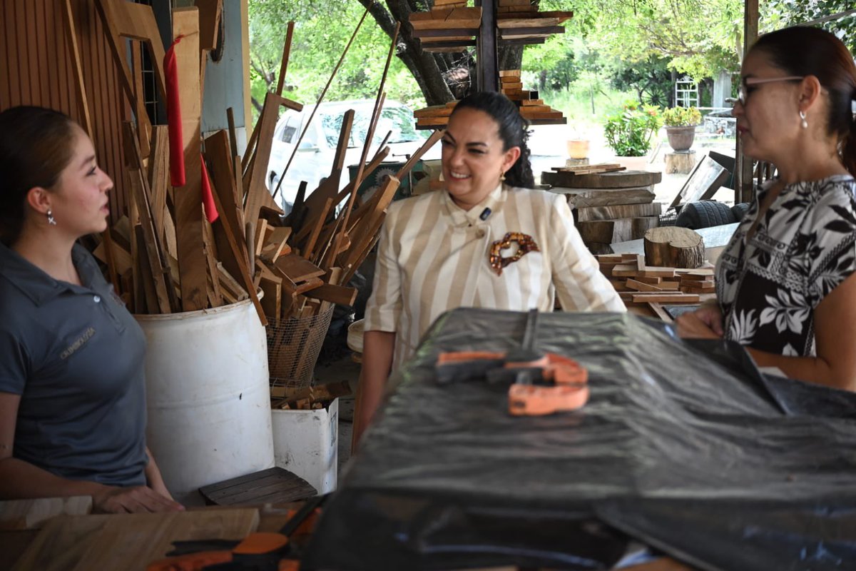 olgapsosa's tweet photo. Visitamos el taller GG Carpentry & Design en #CdVictoria, un emprendimiento de artesanía hecha con amor y creatividad🫶🏽

Detrás de cada pieza hay una historia y tiempo, técnica y especialización en el manejo de las máquinas y los detalles.

Gracias a Erika Garza por apostarle a lo Hecho en Tamaulipas e impulsar el talento local para un mercado regional.
