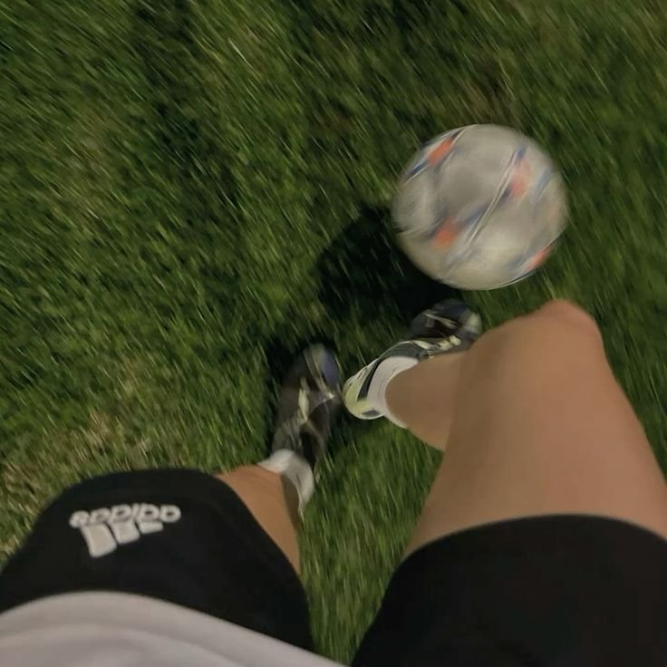 megslexics's tweet photo. ⵌ𝗵𝗮𝗮𝗹𝗶𝗻𝗴𝗮𝗻 AU — 90 Minutos

Onde Haaland e Jude estavam começando a se apaixonar quando foram convocados para a Copa do Mundo. Agora, jogando por seleções rivais, precisam esconder o romance até o último apito da final.

collab: @raposadele https://t.co/a7ZVnFv9oF
