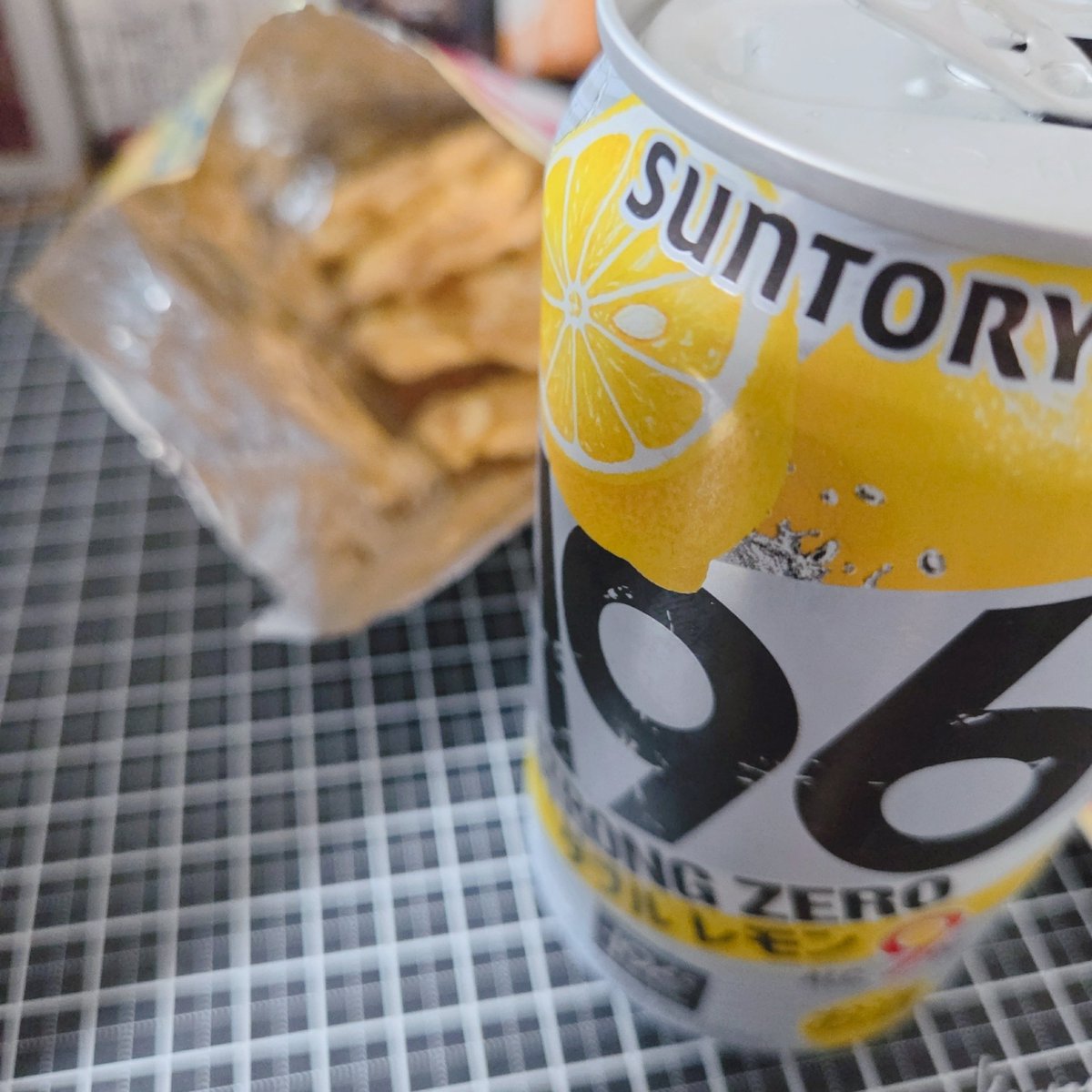 ltDXM's tweet photo. お休みだしお昼から飲んじゃうもんねー https://t.co/i72lZT6TWc