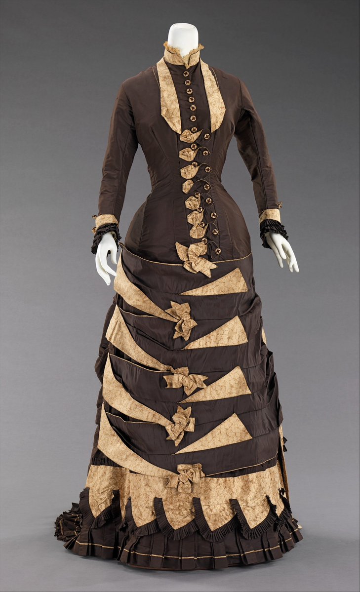 plummie9's tweet photo. American

Wedding Dress, 1879

Silk taffeta, figured silk

@metmuseum 
#FashionHistory https://t.co/vzIg1cQA6V