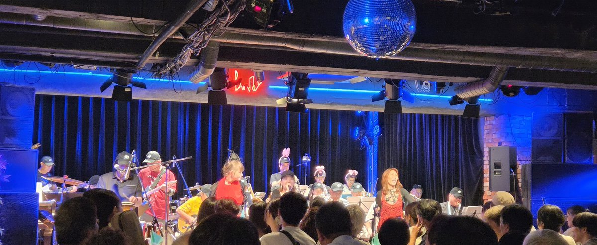 yanasin933's tweet photo. 江古田バディ　
東京BREAKERZ BIG BAND 
始まったよ　楽しい♪ https://t.co/JLCPqWHQYe