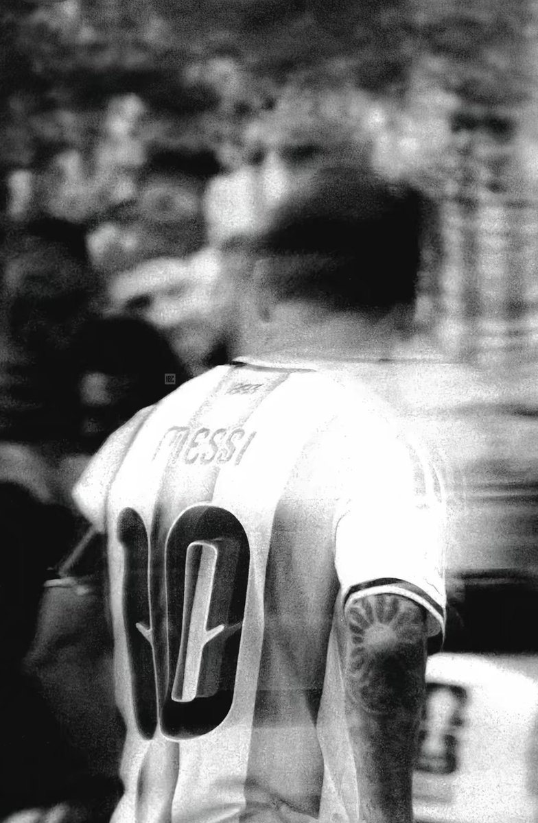 _lli18l's tweet photo. اخترت اسطورتي بإتقان 
#messi https://t.co/Px1W3nGuGm