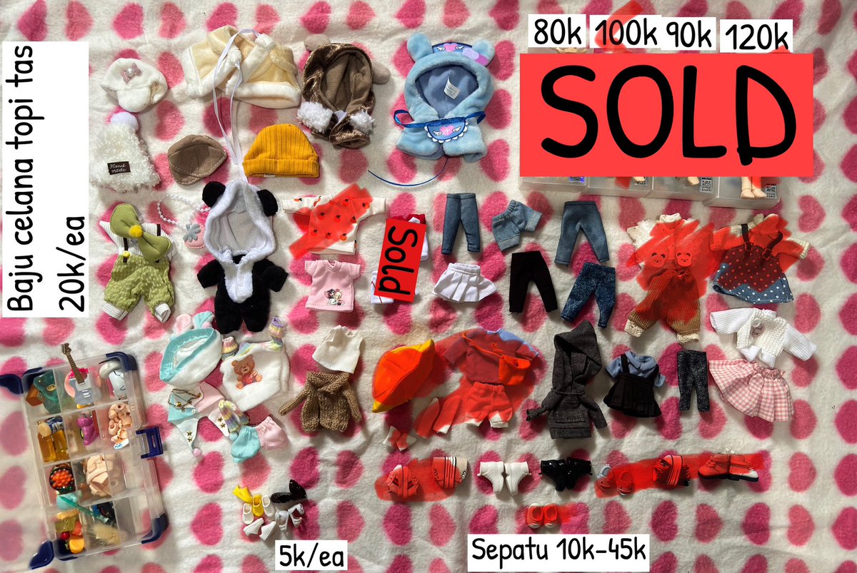 gomunarru's tweet photo. UPDT WTS baju celana dress sepatu miniatur nendoroid
Cape doll 10cm warna biru 45k, coklat &amp; kuning 35k/ea

Wts doujin bl knb aokise, snk aot eruri, animage, spoon blue loc, old xian art book negotiable

Coret merah=sold

#warunganime #warungbl https://t.co/0ij4ScBcaN