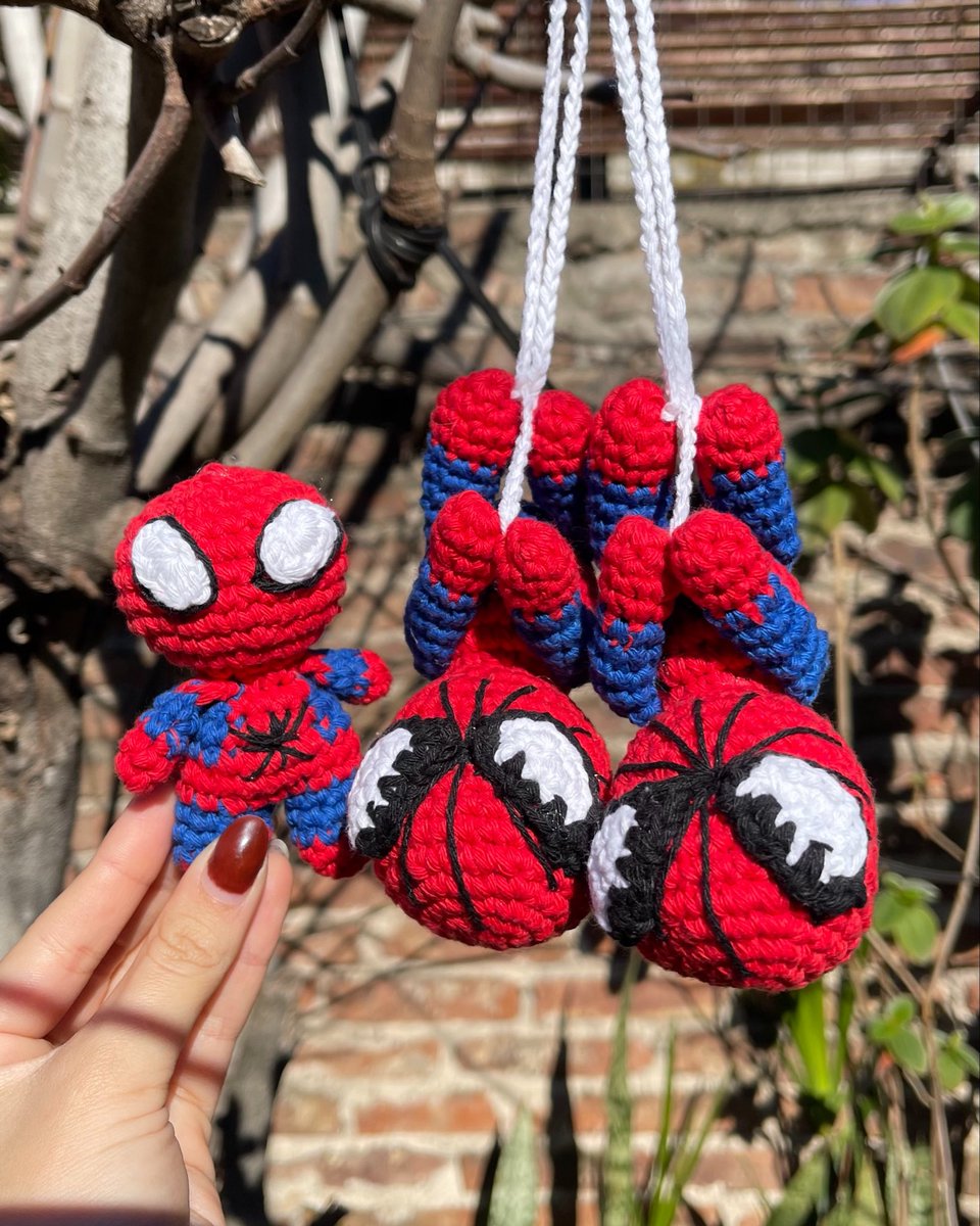 pilardriguez's tweet photo. pidanle sus spiderman tejidos a mi mamá en honor a julian alvarez https://t.co/bx1fTKEujM