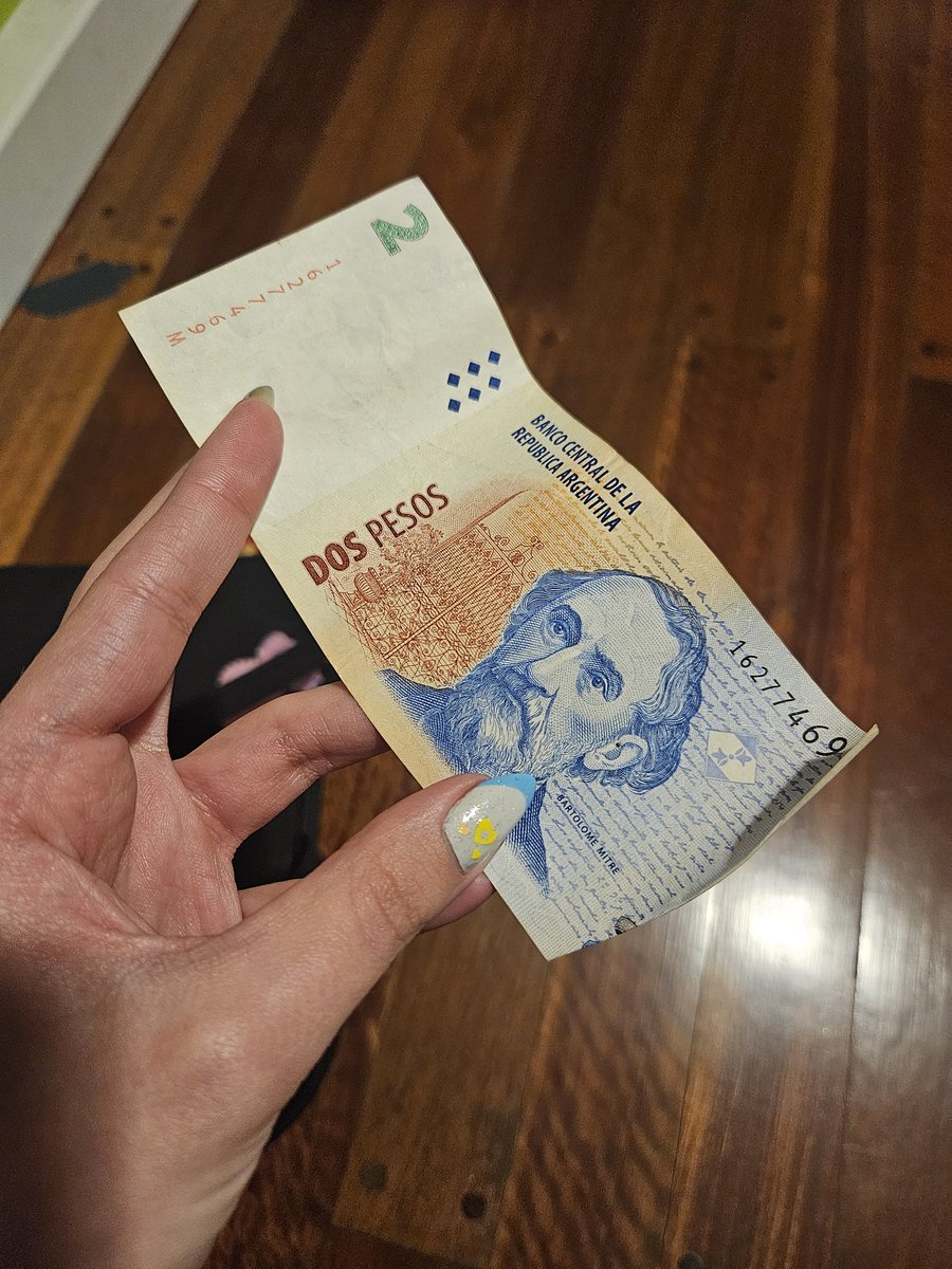 c_killjoy_'s tweet photo. @SpaceMixi infantino te puedo comprar una amarilla para Suiza https://t.co/5uaL2c9EsV
