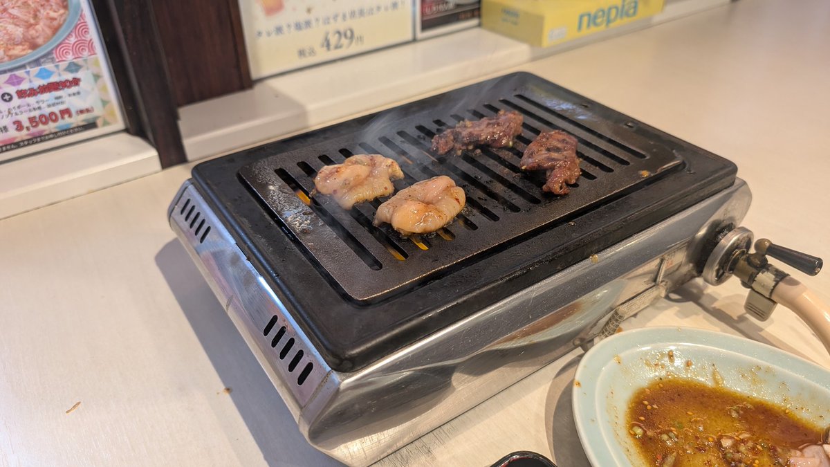 suz418's tweet photo. 何故かランチに焼肉食べがち https://t.co/NtwmkE1oY4