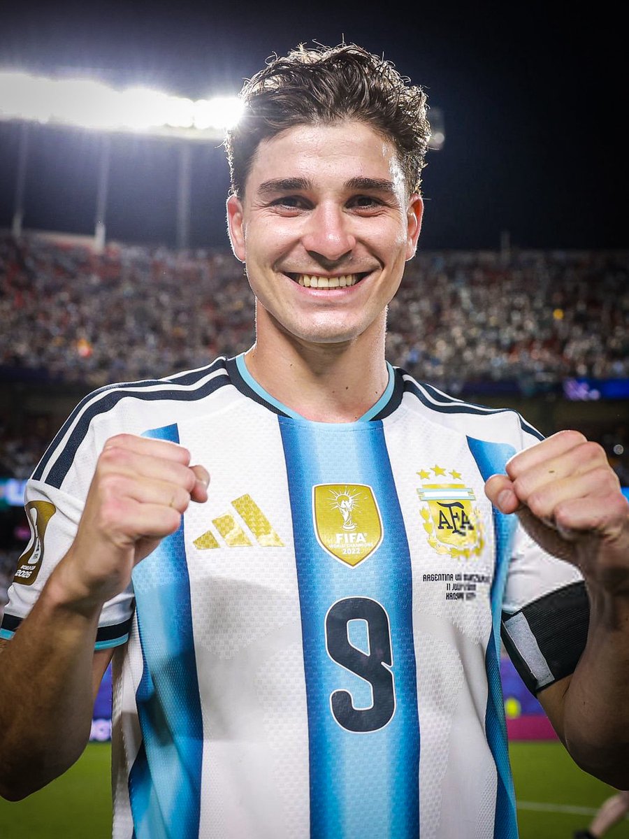 AFASeleccionEN's tweet photo. Describe him in one word. https://t.co/dyYoeqQmdn