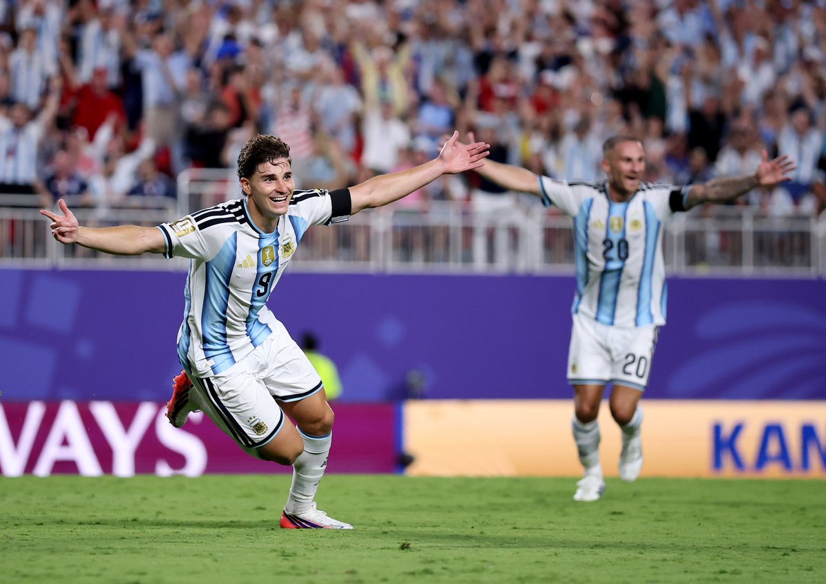 jorgeferraresi's tweet photo. ¡¡ESTAMOS EN SEMIFINALES!! ⚽🇦🇷

Fue un partido de esos que se juegan con el alma: 120 minutos de entrega y de no bajar nunca los brazos. Cuando todo va cuesta arriba, siempre hay una razón para creer.

Gracias Selección por defender a la camiseta argentina con el corazón.

¡Vamos, Argentina! 💙