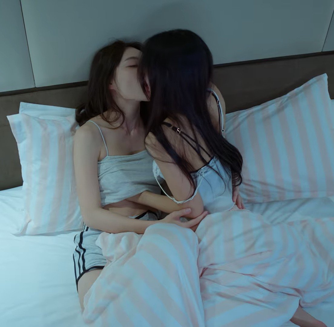 sapphics like: tweet media