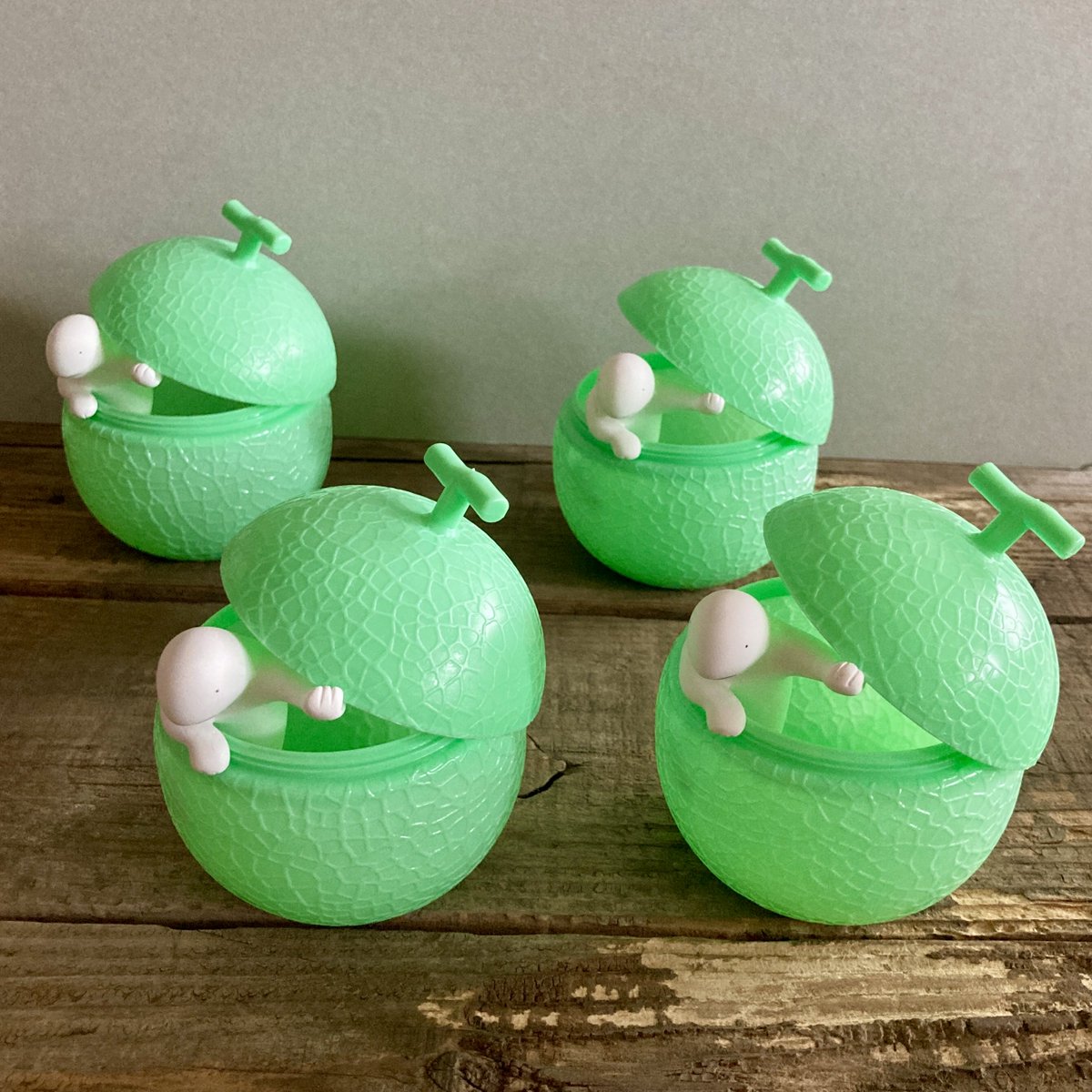 akit002's tweet photo. panpanya「つくもごみ」特典ペーパーより

1/1スケール「メロンカップの動物」

メロンアイスのカップ(ごみ)を再利用した置物です。手作り品で個体差があります。
手流しレジンキャスト製 塗装済み完成品

ワンフェスwf2026s
「3-19-04」ATB23 

#panpanya
#WF2026S https://t.co/s6DIGqglLT
