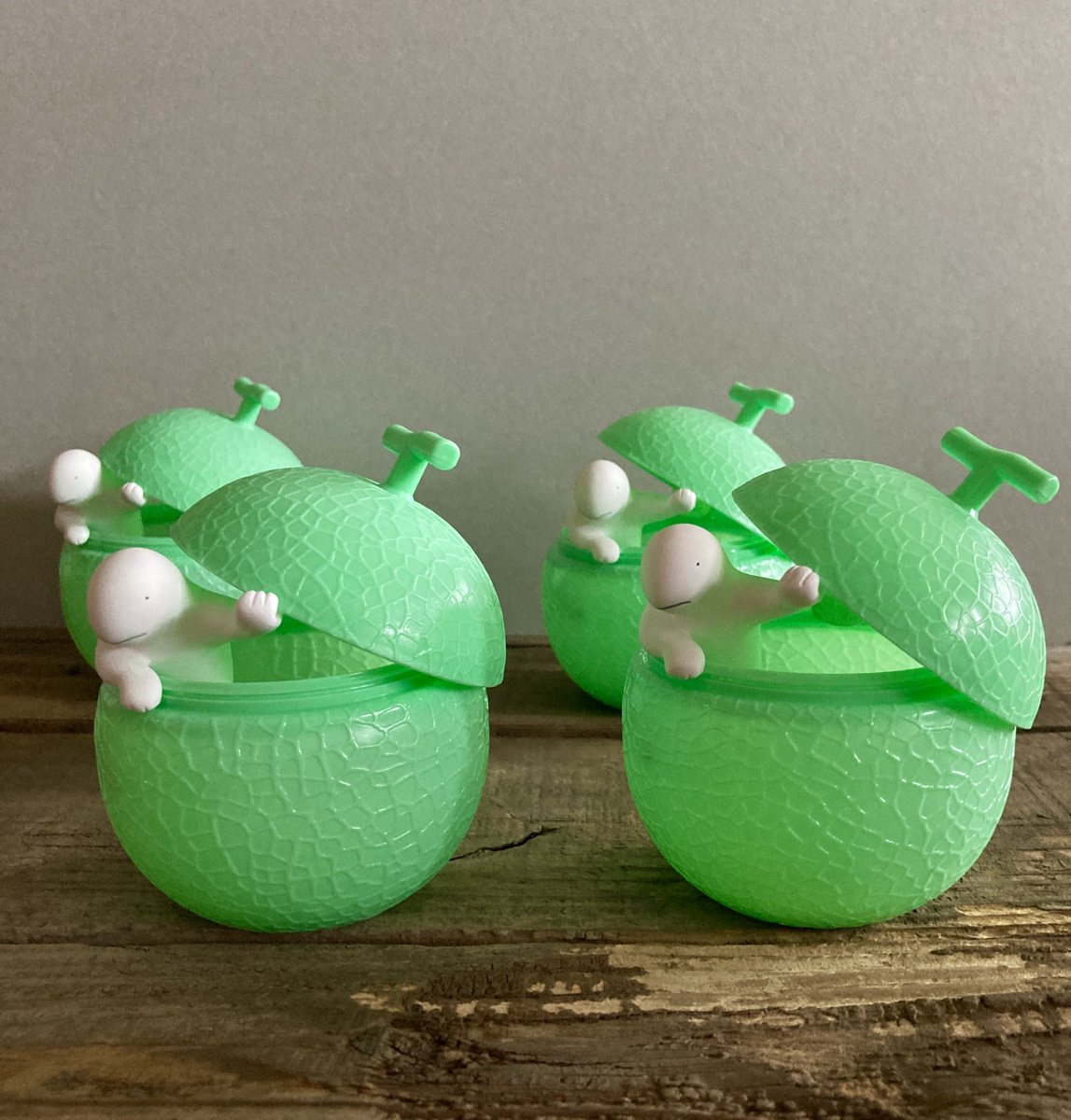 akit002's tweet photo. panpanya「つくもごみ」特典ペーパーより

1/1スケール「メロンカップの動物」

メロンアイスのカップ(ごみ)を再利用した置物です。手作り品で個体差があります。
手流しレジンキャスト製 塗装済み完成品

ワンフェスwf2026s
「3-19-04」ATB23 

#panpanya
#WF2026S https://t.co/s6DIGqglLT