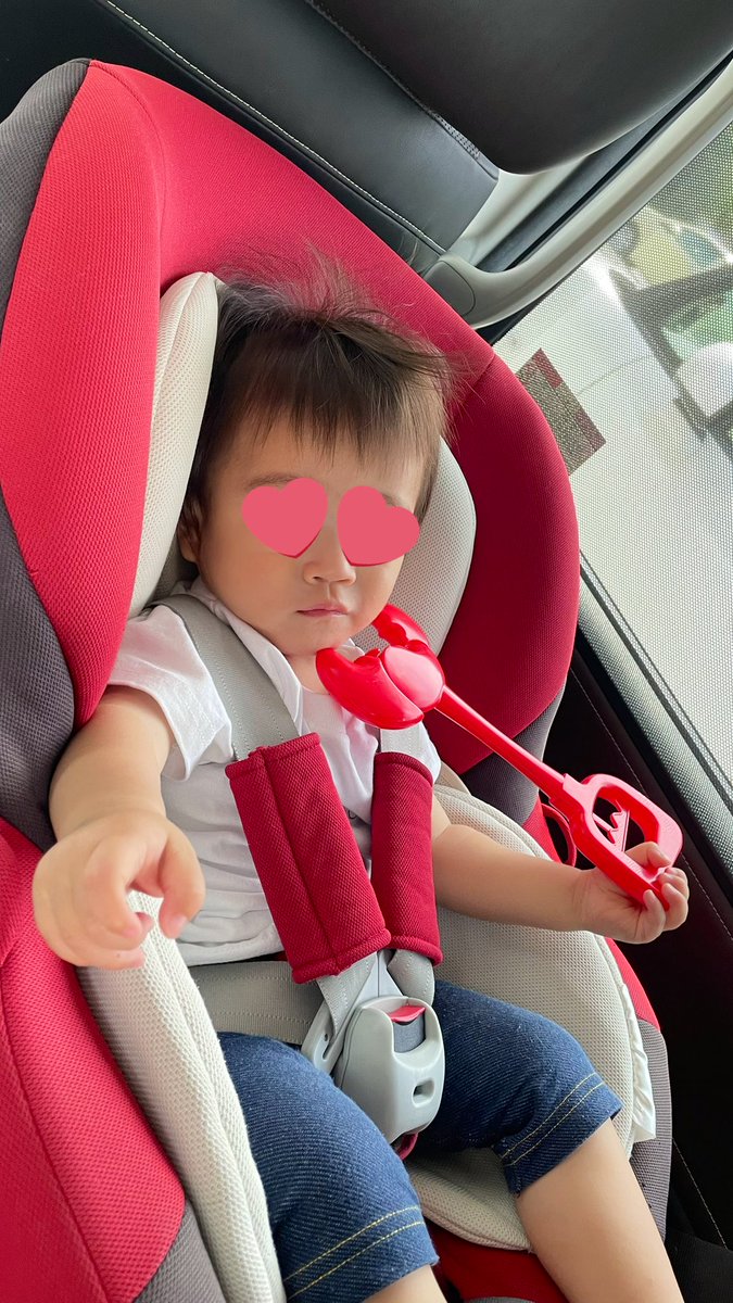 curse___you's tweet photo. 昨日のお昼に貰ったカニのツメのマジックハンドでずっと遊んでる🦀ww https://t.co/vWQQgXMRSE