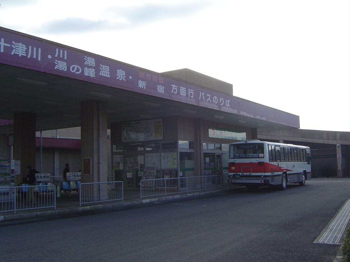yukai3chome's tweet photo. 奈良交通が五條バスセンターを閉鎖し(路上に移転)、五条駅前バスターミナル発着に変更することを公表しました。
五條サティには、十津川特急の休憩地としてもお世話になりました。

https://t.co/oM42K1eLZO https://t.co/VeZk2gnGfy