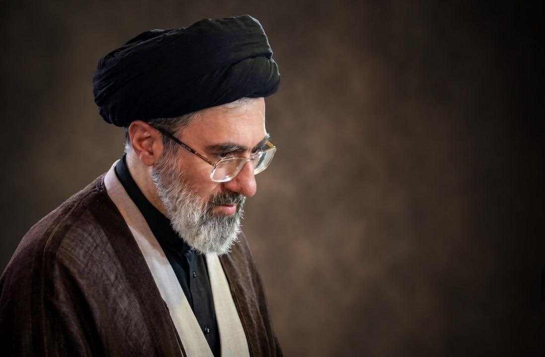 kafetwiter's tweet photo. رهبری در پیامشان فرمودند:

چه ما باشیم چه نباشیم!

چنین جمله ای را رهبر فلان کشور دومتری در ناکجا اباد نگفته!
این را رهبر ایران زمین فرمودند! چرا؟!
چون توان بازدارندگی اتمی نداریم و صرفا با توکل
نمیشود دشمن اتمی را تهدید کرد!
 کاش کافر بودیم ولی توان دفاع از موجودیتمان را داشتیم. https://t.co/P6F5p6w0H6