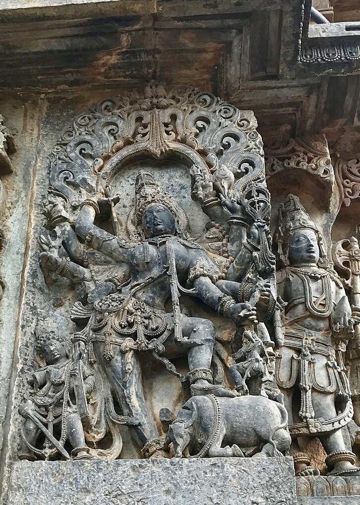 itihasa24's tweet photo. Goddess Durga, Hoysaleswara Temple, Halebidu, Karnataka, India.

Its construction started around 1121 CE and was completed in 1160 CE. https://t.co/VYT6MIAbth