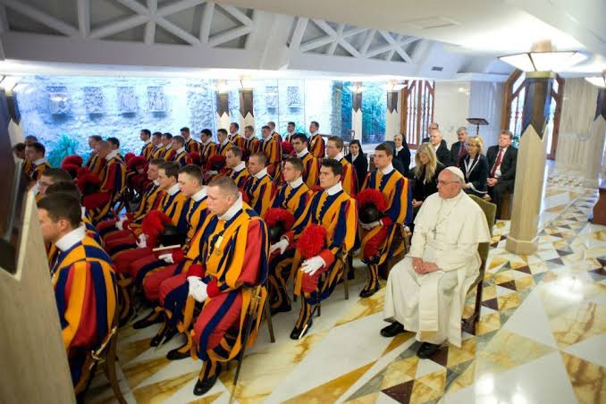 artdisciple's tweet photo. Argentina vs Switzerland ⚽️🥅

#PopeFrancis #PapaFrancisco #PataDura https://t.co/JkxsIGgM9A