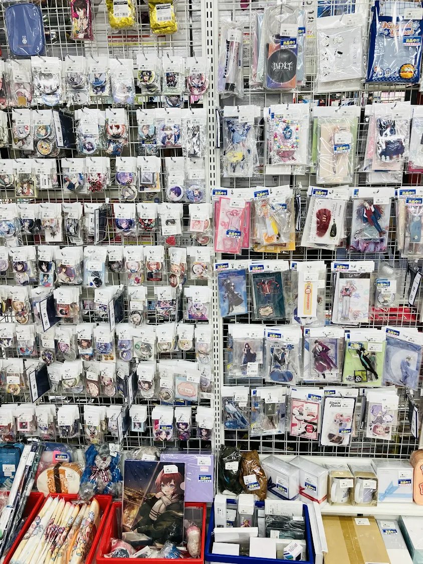 lashin_sendai's tweet photo. 【#らしんばん #仙台 店/コーナー情報】
#にじさんじ全力展開中！🌈💕

にじさんじチェキはコーナー横にまとめて移動！
欲しかったあのグッズが見つかるかも⁉️🤩

ぬいストア前後にぜひおこしください💕

🌟にじさんじグッズ買取強化実施中！👇
https://t.co/EIOjS3uXqa https://t.co/qcYHj7nJol