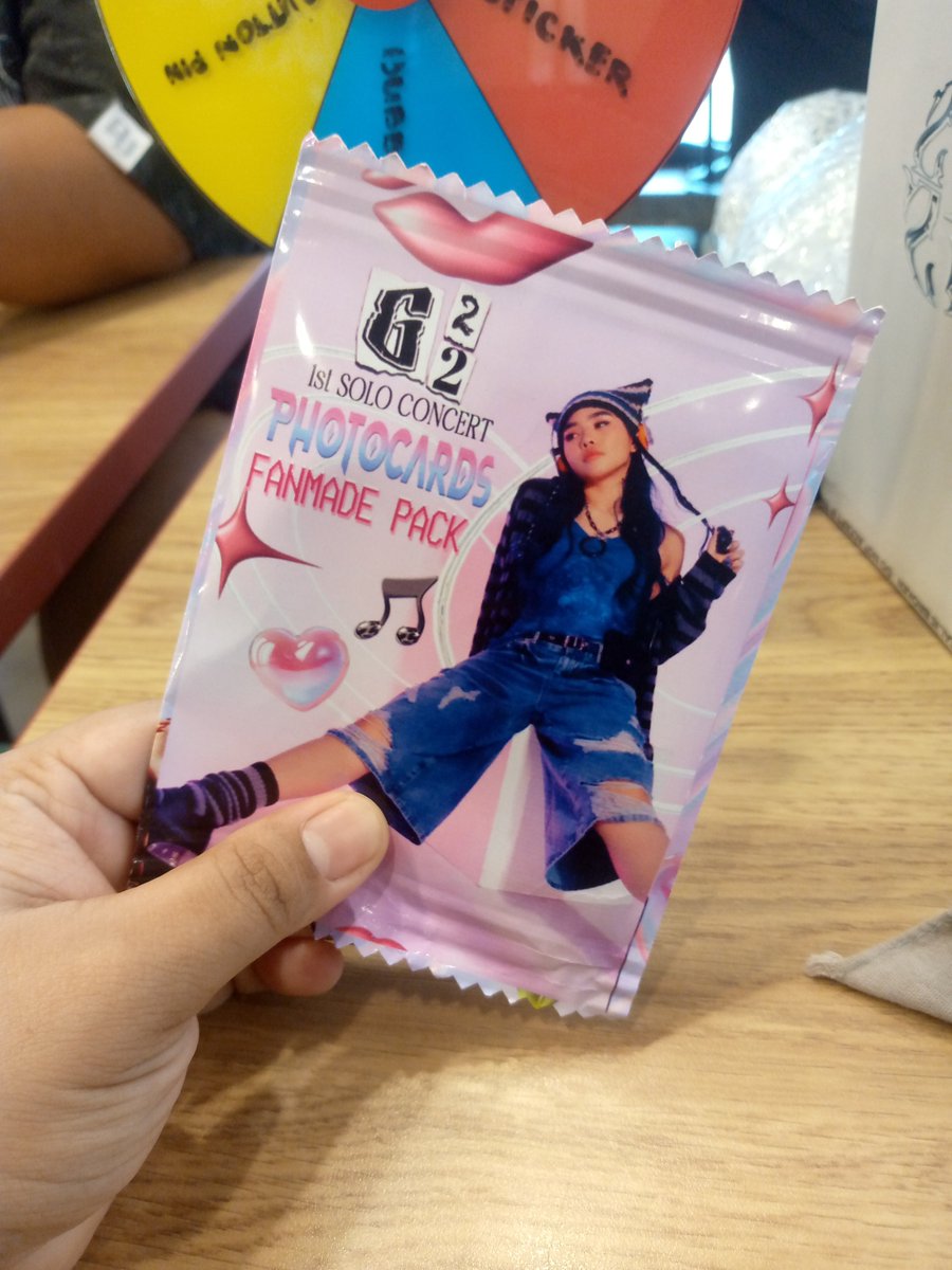 dayanmejia_'s tweet photo. Unang freebies na natanggap for today thanks poooo
#G22_TheEveOfAnAlpha
#G22_TheFirstConcert #G22 https://t.co/TJDy90YVwC