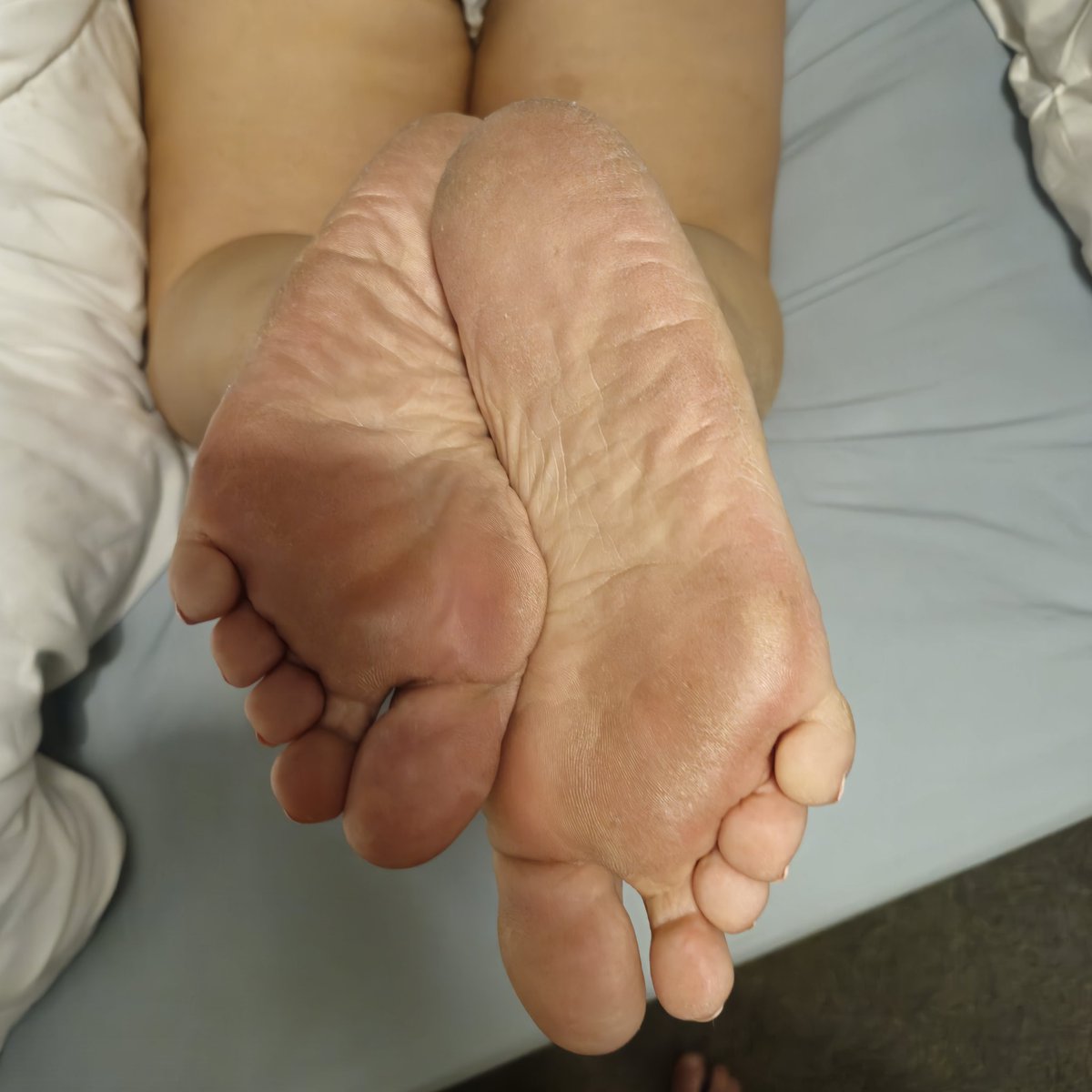 funwithfeet tweet media