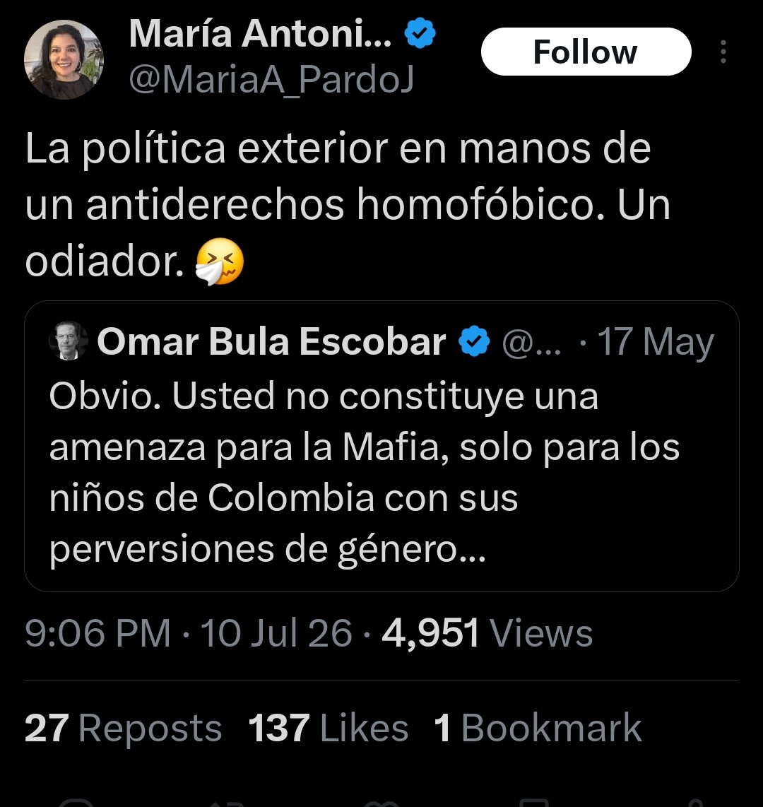 LeszliKalliL's tweet photo. El doble racero de la Cancillería.
A mi por mucho menos me abrieron un disciplinario y quieren inhabilitarme por 10 años. 
Está es la Cónsul General de apología en Chile señor @omarbula
Apuesto a que no tiene una sola investigación por participar en política.
Qué dice la @PGN_COL 
Quién más quiere denunciarla? 
Entrar a su cuenta de X es una descarada participación en política. Ojo presidente @ABDELAESPRIELLA 
No permitan que se sigan burlando del sistema.
Y por último canciller electo Bula, revise quién maneja y cómo se maneja la academia diplomática en Cancillería. Da pesar!
